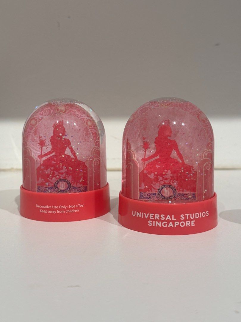 [Universal Studios Singapore] Glinda Wicked Snow Globe Decor (Category: Figurines & Statues) located in Pasig City. Submitted by vovothefool (Listing ID 1405292910, Image 2). Description: .