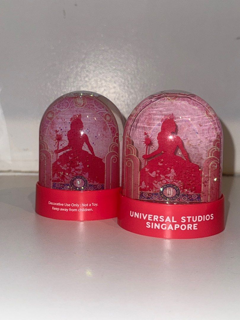 [Universal Studios Singapore] Glinda Wicked Snow Globe Decor (Category: Figurines & Statues) located in Pasig City. Submitted by vovothefool (Listing ID 1405292910, Image 1). Description: .