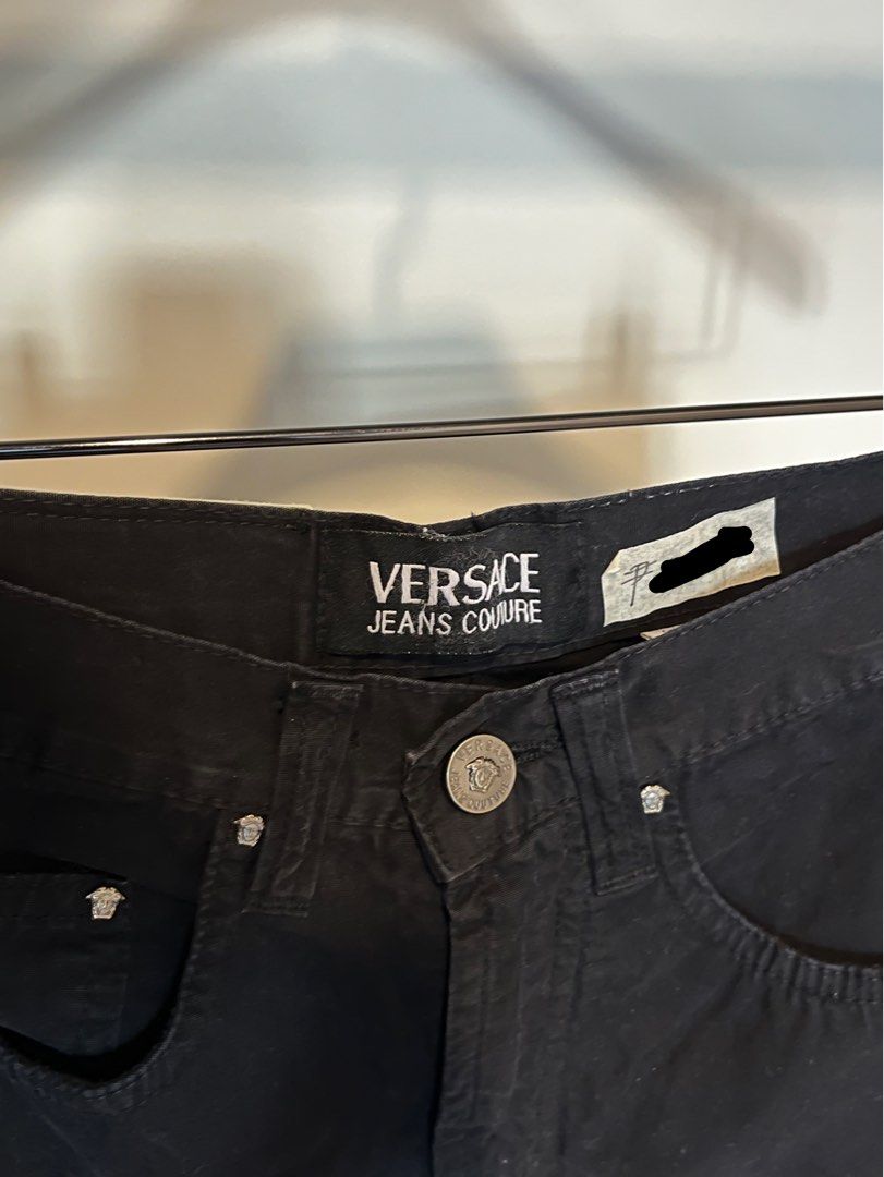 Versace Jeans Couture Black Jeans (Category: Luxury Apparel) located in Quezon City. Submitted by clutterco (Listing ID 1405327289, Image 3). Description: 💯 Authentic Price is negotiable, send your best offer! 📦 Shipping Options: • Lalamove: Pay upon pickup • J&T Express: Payment required before shipping Got questions? Feel free to message me anytime! 😊 ♡ clutter.co .