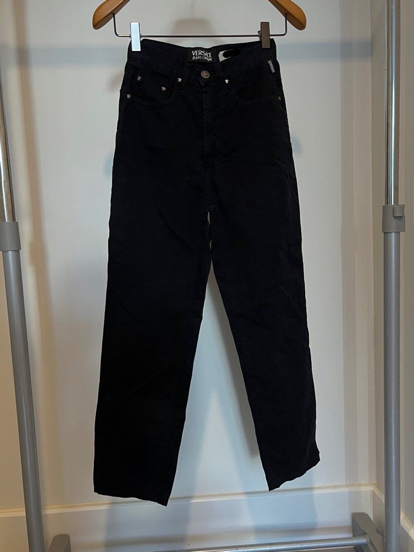 Versace Jeans Couture Black Jeans (Category: Luxury Apparel) located in Quezon City. Submitted by clutterco (Listing ID 1405327289, Image 1). Description: 💯 Authentic Price is negotiable, send your best offer! 📦 Shipping Options: • Lalamove: Pay upon pickup • J&T Express: Payment required before shipping Got questions? Feel free to message me anytime! 😊 ♡ clutter.co .