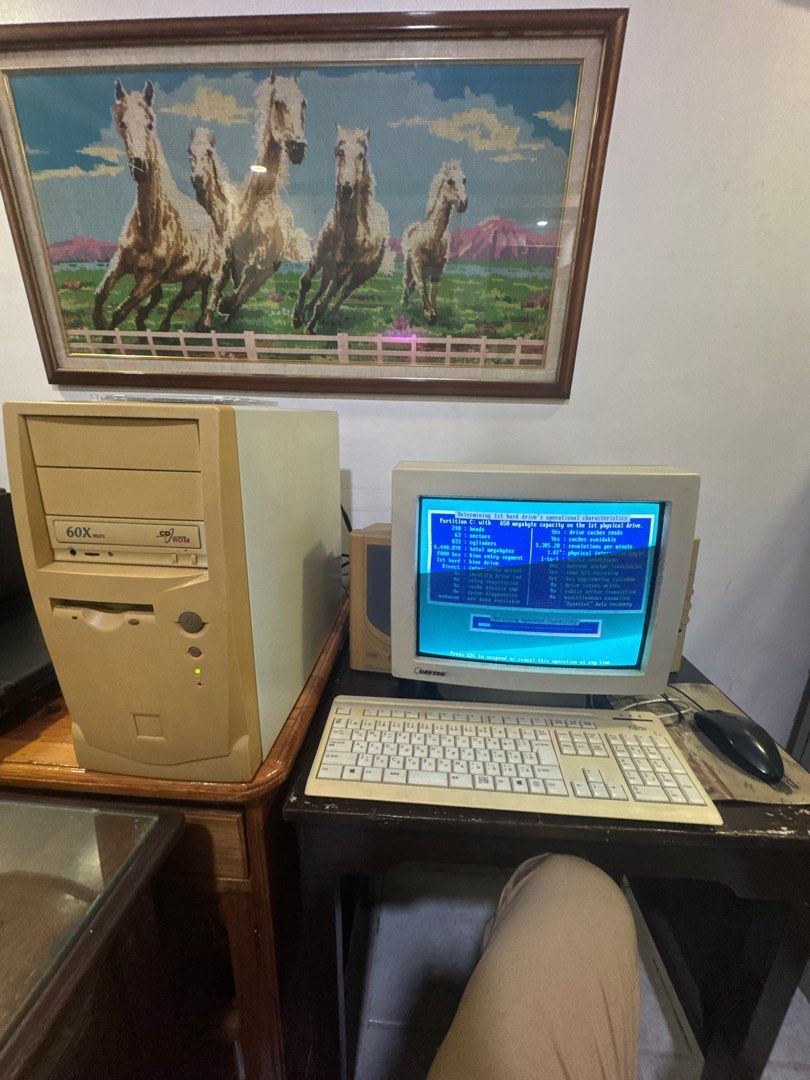 Vintage computer (Category: Desktops) located in Baguio. Submitted by n9h4tpvewu (Listing ID 1405189951, Image 2). Description: Pentium ll 64mb ram Windows 3.11 / ms-dos 6.22 6gb ide hdd Crt monitor Sound blaster Lan card.
