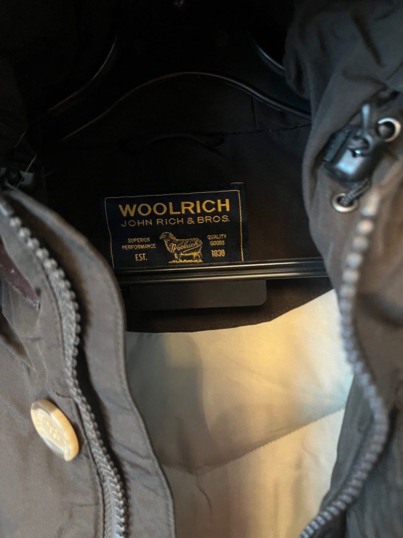 Winter Jacket (Category: Babies & Kids Fashion) located in Singapore. Submitted by fixbeck (Listing ID 1405201173, Image 5). Description: Woolrich kids’ winter coat with detachable hood. Suitable for very cold climate. Bought in Germany. Rarely used and son outgrew it Size - 12 Length - about 70cm (from shoulder).