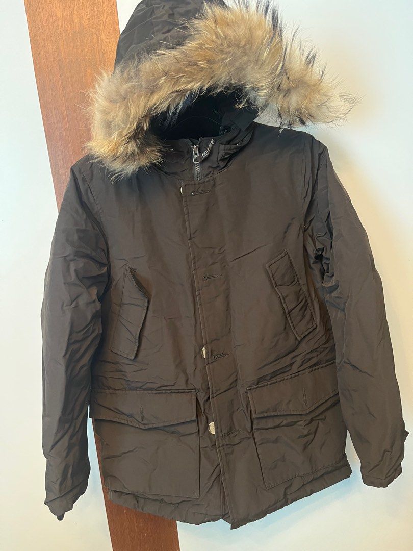 Winter Jacket (Category: Babies & Kids Fashion) located in Singapore. Submitted by fixbeck (Listing ID 1405201173, Image 2). Description: Woolrich kids’ winter coat with detachable hood. Suitable for very cold climate. Bought in Germany. Rarely used and son outgrew it Size - 12 Length - about 70cm (from shoulder).