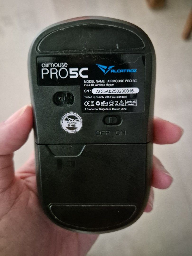 Wireless Mouse (Category: Mouse & Mousepads) located in Singapore. Submitted by hazelbuibui (Listing ID 1405258359, Image 2). Description: - Alcatroz AirMouse Pro5C wireless mouse - Used, in good working condition - Features DPI button - Includes on/off switch - Requires batteries (not included) - Ideal for everyday use.