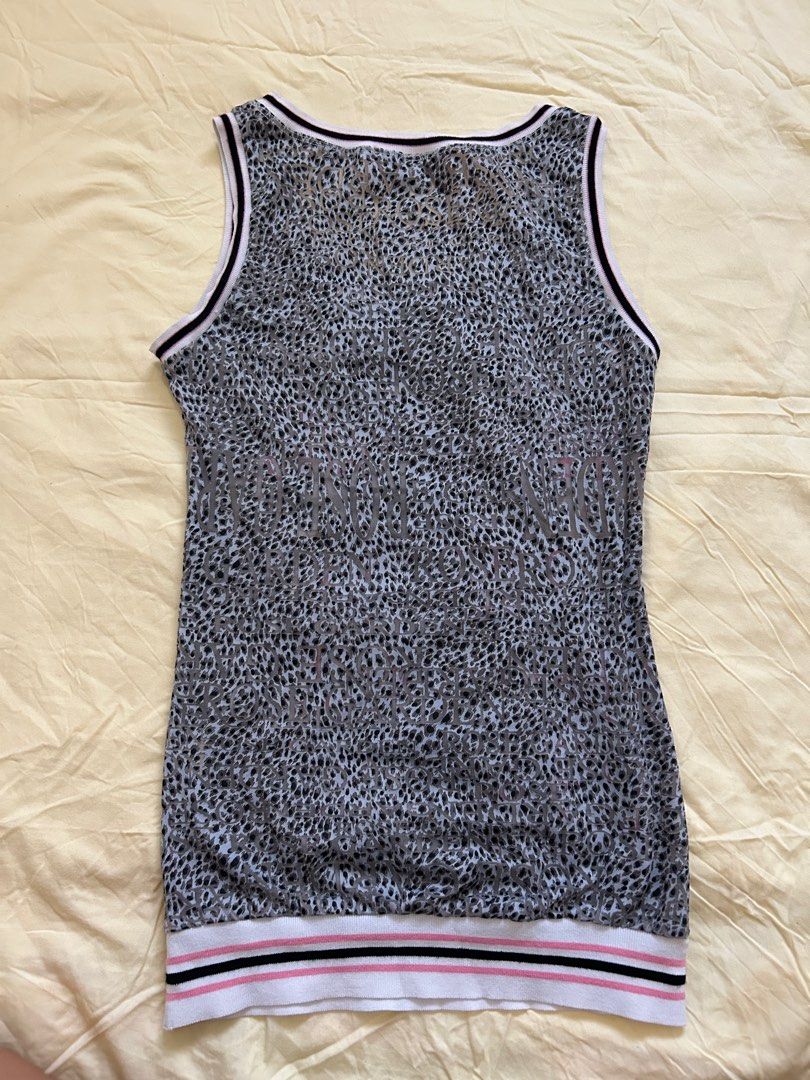 Y2k vintage cheetah print top (Category: Sleeveless) located in Bulacan. Submitted by lilyfinds_265 (Listing ID 1405265100, Image 2). Description: Flawless!!!! Super pretty as in😩😩😩 .