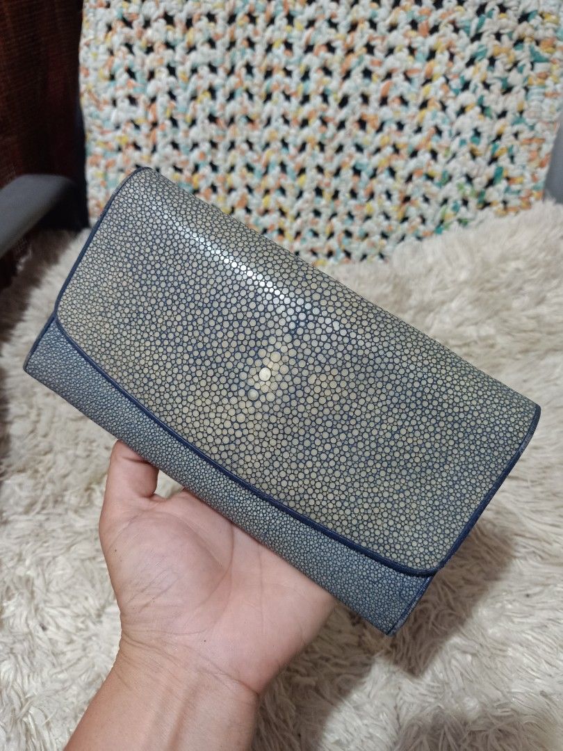 Yashima Genuine Stingray Skin Wallet (Category: Wallets & Card holders) located in Cebu City. Submitted by lumaynojes00490 (Listing ID 1405255628, Image 3). Description: good condition.