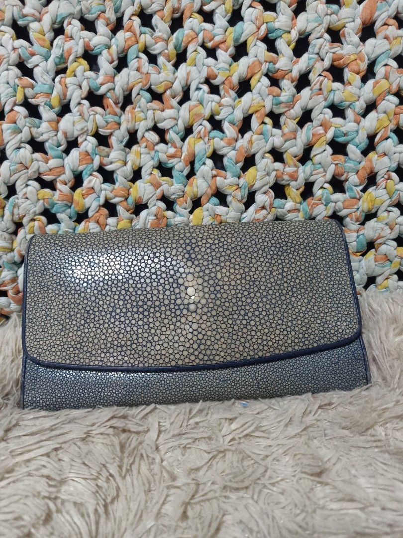 Yashima Genuine Stingray Skin Wallet (Category: Wallets & Card holders) located in Cebu City. Submitted by lumaynojes00490 (Listing ID 1405255628, Image 1). Description: good condition.