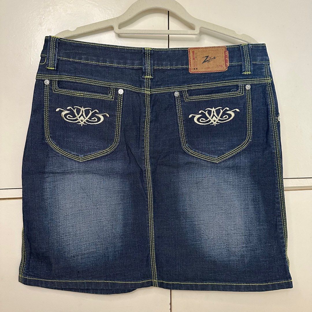 Zia Denim Skirt (Category: Skirts) located in Manila. Submitted by plus2present.preloves (Listing ID 1405215980, Image 3). Description: 📣 Selling some of my personal outfits! 💗 Waist: 32-35“in Length: 19“in 🌷Used once 🌷Zia Denim Skirt 🌷Size: XL 🌷Classic dark wash denim 🌷Features yellow stitching 🌷In good condition ❥ Please RESPECT the price posted - items are priced low & quality assured, no haggling, thank you❣️ 📦 Shipping: J&T (check a