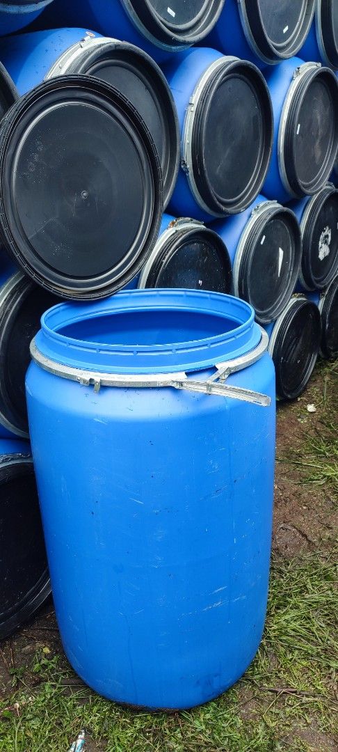 220 Liter Plastic Drum with Lid Cover (Category: Storage Boxes & Baskets) located in Valenzuela. Submitted by jmalano (Listing ID 1405369121, Image 3). Description: Durable 220-liter plastic drum with a secure lid cover. Dimensions are approximately 94cm in height, 58cm in diameter, and 48cm in width. The drum is blue with a black lid. Ideal for storage or various uses..