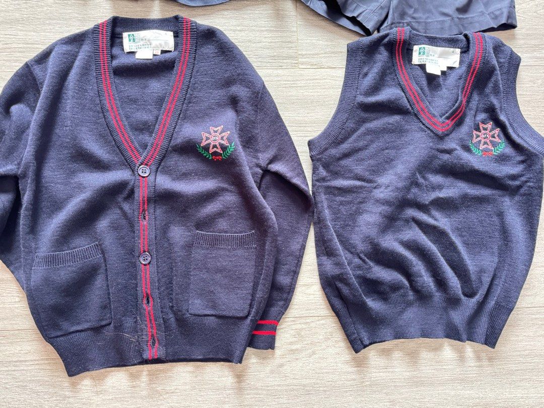 聖方濟各全新校服 （分類：嬰兒及小童流行時尚）位於 Hong Kong。 由 erica1232601 提交（商品編號 1405357468，圖片 3）。簡介： 因為2025年轉校，所以有全新校服出售 有單 另外有一條Open Day紅色學校頸巾 所有校服原價$1104 （有單）現售$850 Open day 頸巾$200 現售$100。