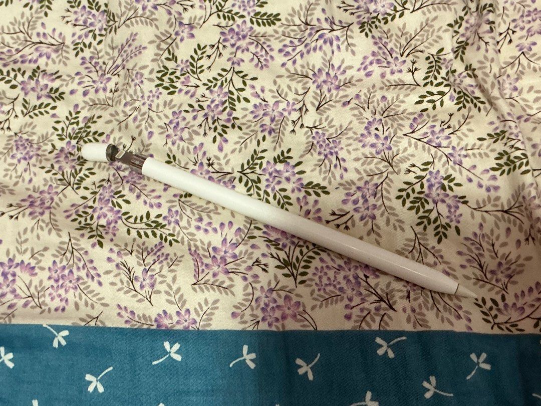 Apple Pencil 1st gen (Category: Other Accessories) located in Boac. Submitted by sleepy.sloth (Listing ID 1405480556, Image 1). Description: .