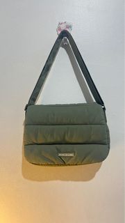 (Kategori: ) berada di . Dikirim oleh csvanity (ID iklan 1405482517, Gambar 1). Deskripsi: .