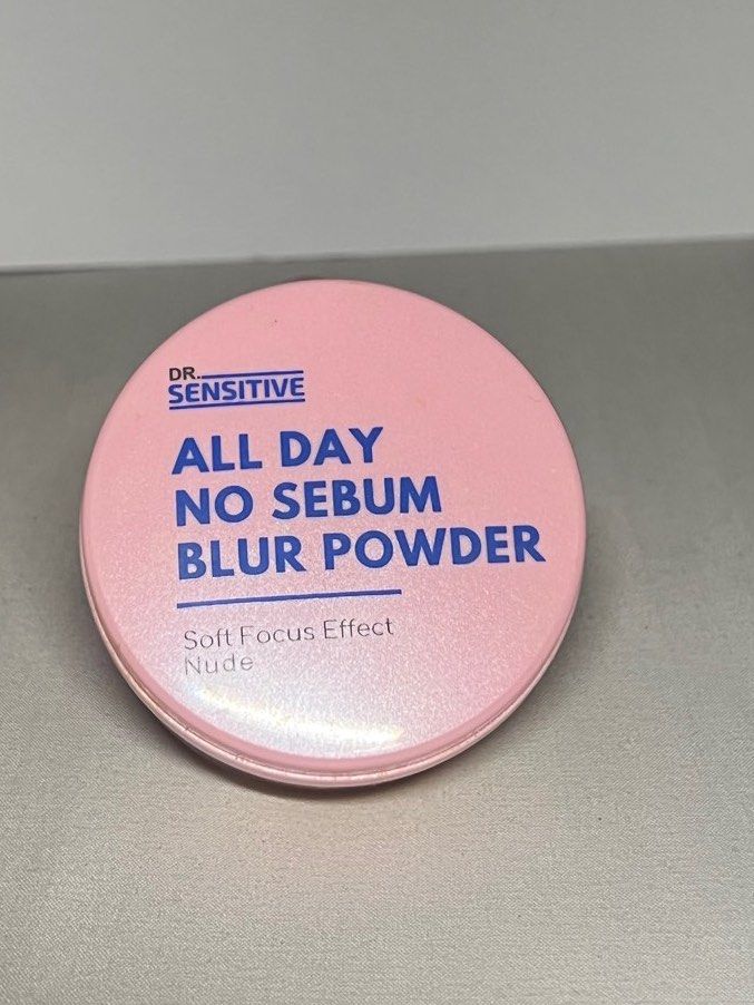 Dr. Sensitive All Day No Sebum Blur Powder (Category: Makeup) located in Lapu-Lapu City. Submitted by sinclair777 (Listing ID 1405456656, Image 1). Description: Rfs: Switched to a diff powder Notes: It is still 40-50% FULL Location: Lapu-Lapu city, Cebu MOD: J&T MOP: Gcash/Maya Please always manage your expectations with prelove skincare products.