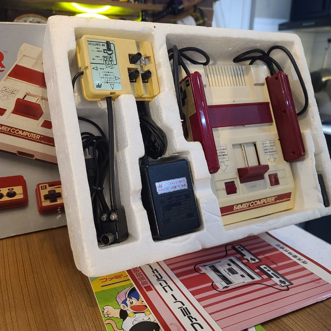 Family Computer Video Game Console Set [Nintendo, Famicom] 110v/Japan ...