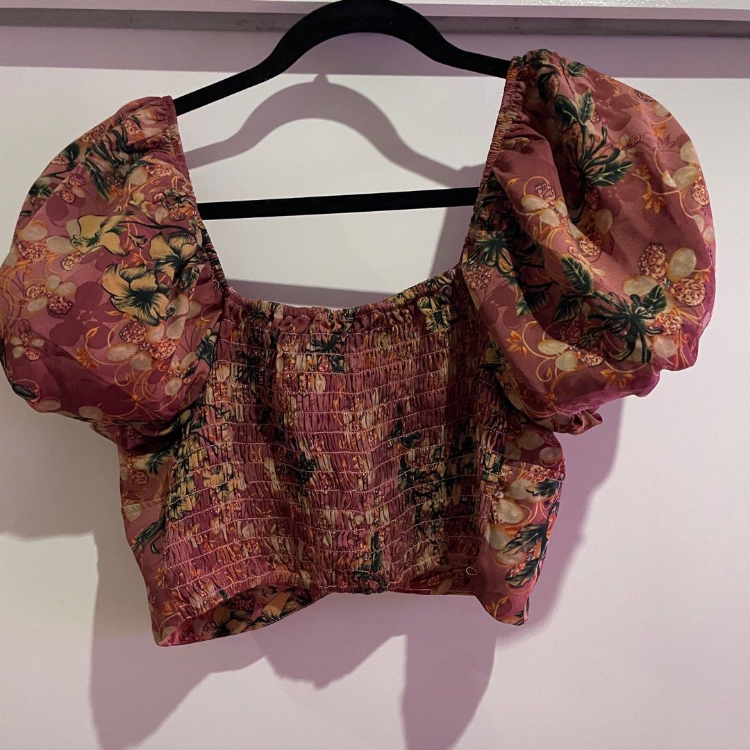 Floral Puff Sleeve Crop Top (Category: Others Tops) located in Paranaque City. Submitted by jntspns (Listing ID 1405441545, Image 2). Description: - Floral print crop top - Padded - Features puff sleeves - Square neckline - Fitted bodice - Shirred/smocked back for comfort - Fabric has a subtle sheen - Perfect for a stylish look.