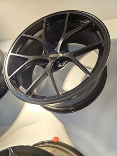 (Category: ) located in . Submitted by wheels_tires (Listing ID 1405395570, Image 1). Description: .