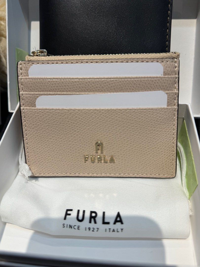Furla Card Holder (Category: Luxury Bags & Wallets) located in Caloocan City. Submitted by dyowanajav18292 (Listing ID 1405439437, Image 3). Description: Furla cardholder- 7,000.