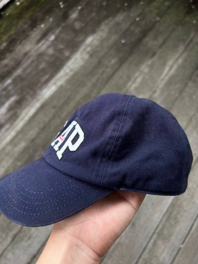 Gap cap (Category: Cap & Hats) located in Sungai Petani. Submitted by madden76 (Listing ID 1405486390, Image 3). Description: Condition 9/10 No pinhole no faded no defect all good like new Pm details 0174199722 Ig madd_76_.