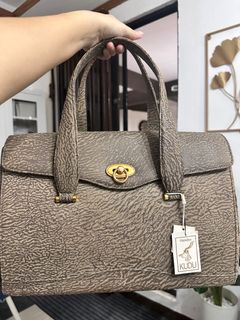 (Category: ) located in . Submitted by pearlbagcollection (Listing ID 1405518299, Image 1). Description: .