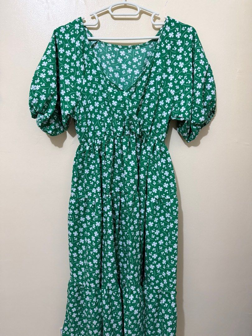 Green Floral Dress (Category: Dresses) located in Manila. Submitted by iamroxv (Listing ID 1405498938, Image 1). Description: - Green midi dress - White floral pattern - V-neckline - Short, puffy sleeves - Elastic waist - Tiered skirt - Lightweight fabric - Perfect for warm weather.