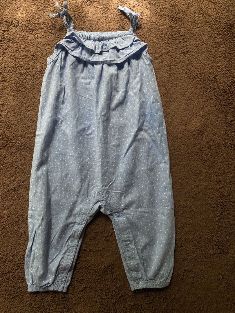 H&M Baby Jumper 12-18m (Category: Babies & Kids Fashion) located in Quezon City. Submitted by theentreprenurse (Listing ID 1405491353, Image 2). Description: 𝘼𝙐𝙏𝙊 𝙋𝘼𝙎𝙎 𝙏𝙊 𝙇𝙊𝙒 𝘽𝘼𝙇𝙇𝙀𝙍𝙎 📣 ʙʀᴀɴᴅ: H&M ꜱɪᴢᴇ: 12-18m ᴍᴏᴘ: ɢᴄᴀꜱʜ ꜱʜɪᴘᴘɪɴɢ 🛒 ▪︎ꜰʟᴀꜱʜ ᴇxᴘʀᴇꜱꜱ | J&T ▪︎ʟᴀʟᴀᴍᴏᴠᴇ|ɢʀᴀʙ ~ 𝚃𝚑𝚎𝚜𝚎 𝚌𝚕𝚘𝚝𝚑𝚎𝚜 𝚊𝚛𝚎 𝚊𝚕𝚛𝚎𝚊𝚍𝚢 𝚠𝚊𝚜𝚑𝚎𝚍. 𝙺𝚒𝚗𝚍𝚕𝚢 𝚖𝚊𝚗𝚊𝚐𝚎 𝚢𝚘𝚞𝚛 𝚎𝚡𝚙𝚎𝚌𝚝𝚊𝚝𝚒𝚘𝚗𝚜..