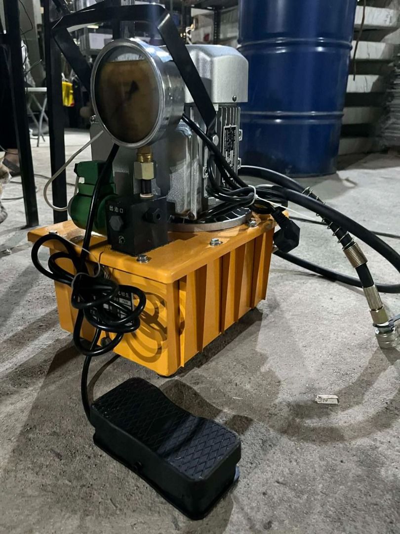 Hydraulic Eletric Pump (Category: Construction Tools & Equipment) located in Manila. Submitted by joeyroque09 (Listing ID 1405392711, Image 3). Description: Hydraulic Eletric Pump Specs: Single Action.