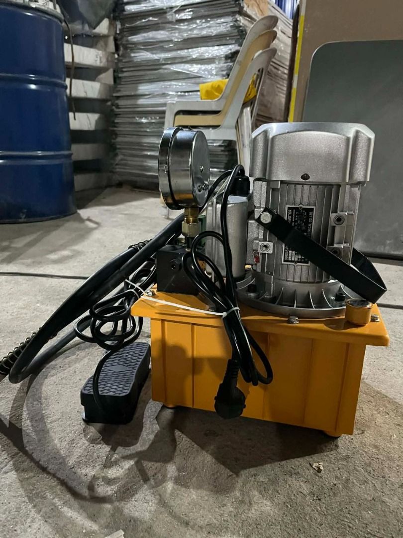 Hydraulic Eletric Pump (Category: Construction Tools & Equipment) located in Manila. Submitted by joeyroque09 (Listing ID 1405392711, Image 1). Description: Hydraulic Eletric Pump Specs: Single Action.