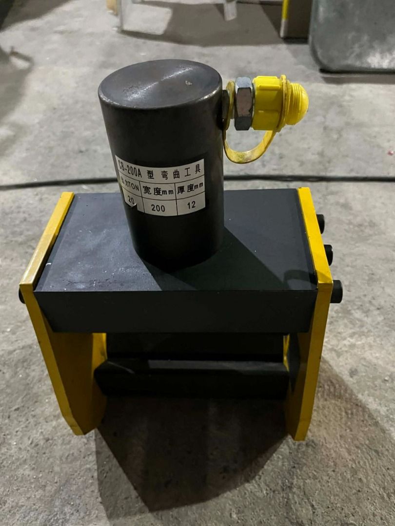 Hydraulic Flat Bar Bender (Category: Construction Tools & Equipment) located in Manila. Submitted by joeyroque09 (Listing ID 1405392638, Image 3). Description: Hydraulic Flat Bar Bender.