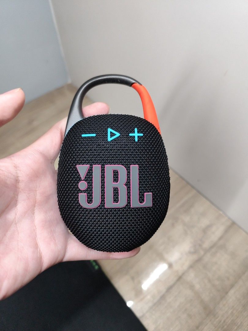 JBL clip 5 speaker65561061839361110