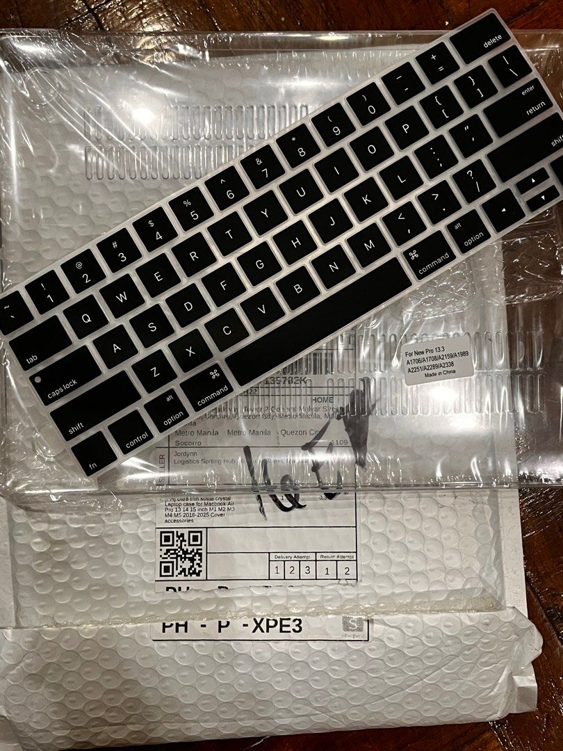 MacBook Pro Case crystal matte with Keyboard Cover (Category: Laptop Bags & Sleeves) located in Manila. Submitted by mimi18246 (Listing ID 1405438440, Image 2). Description: - Brand new, clear and matte laptop hard case for MacBook Pro - Includes keyboard protector for dust and spills. - Transparent design. - Comes in original packaging. - Shipped in a bubble wrap envelope for protection. Got it as a gift but wrong size for my laptop..