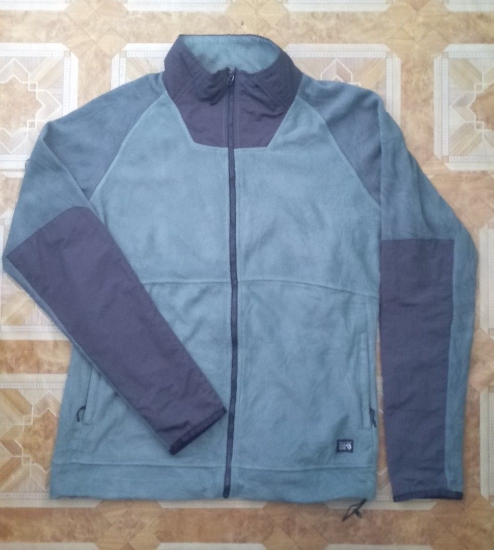 Mountain Hard Wear fleece Jacket (Category: Coats, Jackets and Outerwear) located in Pila. Submitted by franklinsanity (Listing ID 1405369139, Image 1). Description: Dimes: Length - 25 imches Width - 21 inches Good for amihan season😊 Shipping via Lbc Dm for inquiries.