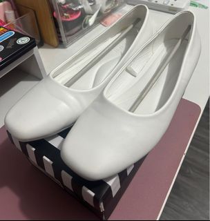(Category: ) located in . Submitted by alexa1031 (Listing ID 1405446799, Image 1). Description: .