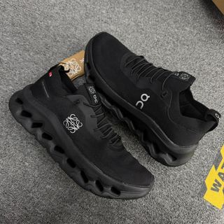 (Category: ) located in . Submitted by soledout_kicks (Listing ID 1405492961, Image 1). Description: .