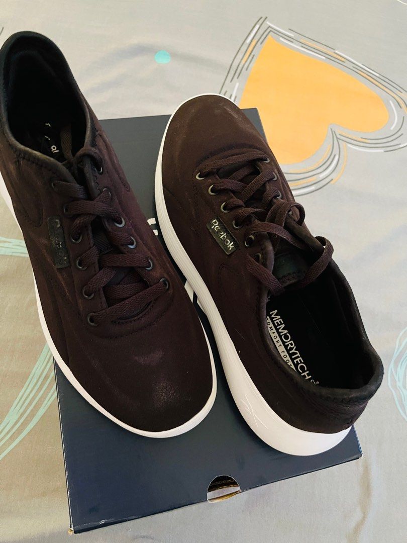 Reebook Active Lite (Category: Sneakers) located in Cavite. Submitted by cheleshops (Listing ID 1405432959, Image 1). Description: For Sale!!! Reebook Active Lite Original from Reebook Store Euro Size 42.5 Unisex With/Box Dasma Meet Up.