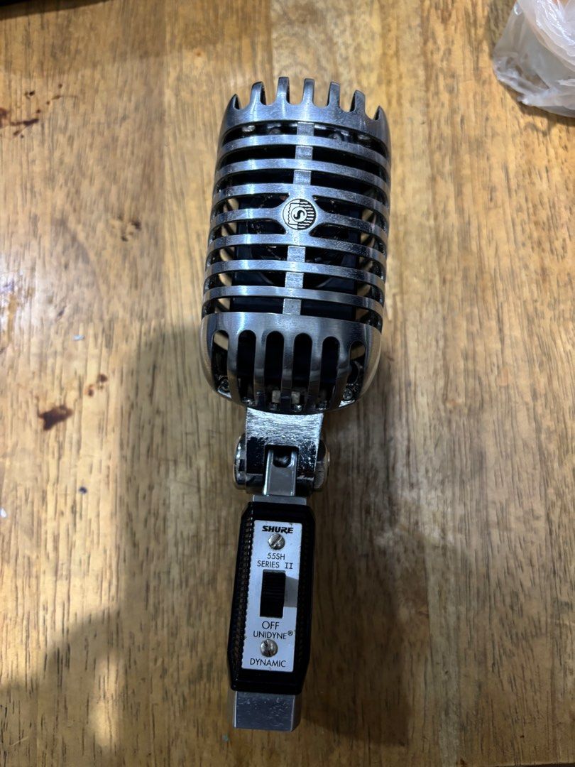 Original Shure 55SH Series II Unidyne Dynamic Microphone (Category: Microphones) located in Mandaluyong City. Submitted by rpp60349 (Listing ID 1405461109, Image 3). Description: Auth./ Legit/ Vintage Shure 55SH Series II Unidyne dynamic microphone - Classic chrome finish - Features an on/off switch - Shows the iconic Shure logo note: no more foam inside and you may easily replace it. fix price .