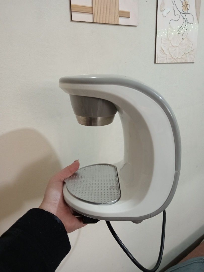 SIMPLUS COFFEE MAKER (Category: Coffee & Tea Tableware) located in Paranaque City. Submitted by shopnsaveph (Listing ID 1405372437, Image 2). Description: Selling this Coffee Maker from Simplus. Di naman nagamit. Works perfectly, walang flaws..