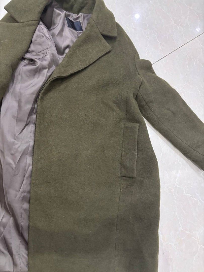 Trad Club Olive Green Coat (Category: Coats, Jackets and Outerwear) located in Las Pinas. Submitted by jhhooooo (Listing ID 1405497233, Image 2). Description: S-M (mens) M-L (womens) medyo mabigat - Olive green Trad Club coat - Classic lapel collar - Button closure - Fully lined - Features pockets - Longline style - Wool blend material.