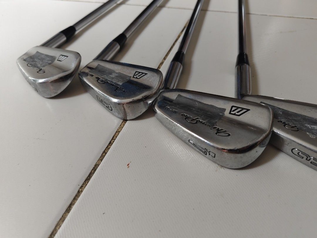 Wilson Staff Tour Blade Pro Golf Irons (Category: Golf) located in Manila. Submitted by babz30261 (Listing ID 1405400096, Image 1). Description: - Wilson Staff Tour Blade Pro golf irons - Silver finish - Black grips - Includes multiple irons.