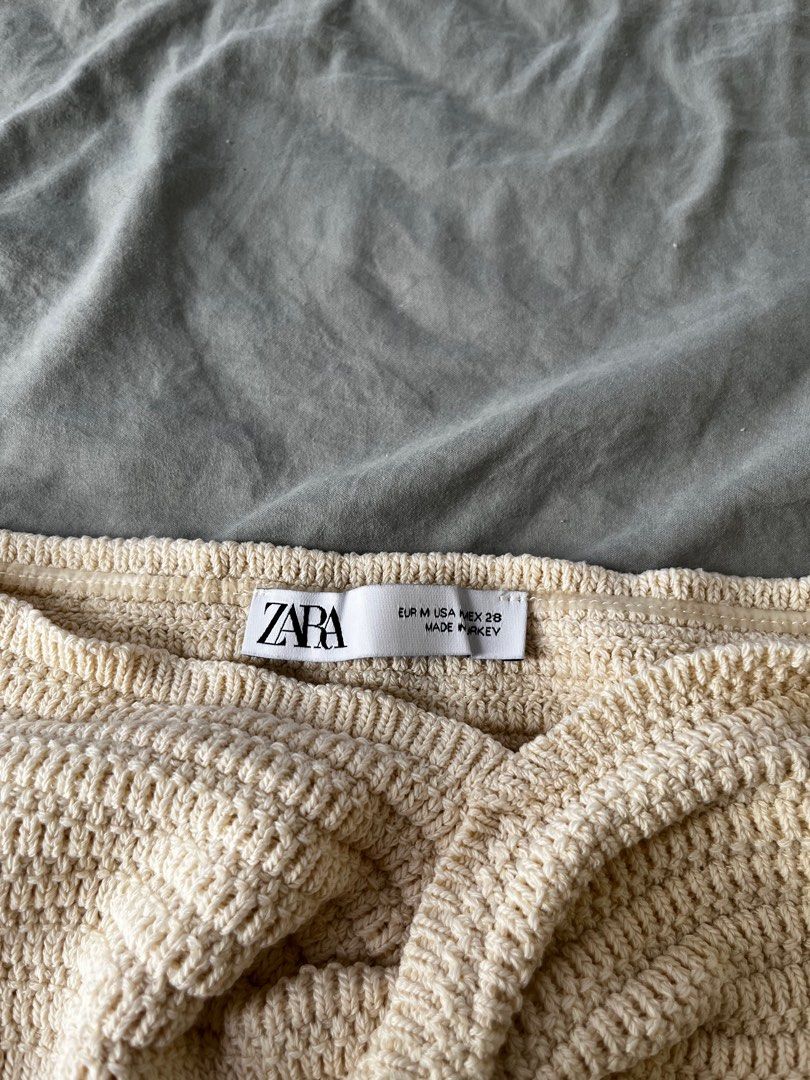 Zara Crochet Tube Top (Category: Sleeveless) located in Taguig. Submitted by minimomlist (Listing ID 1405366468, Image 3). Description: Authentic Zara Medium size Never used.