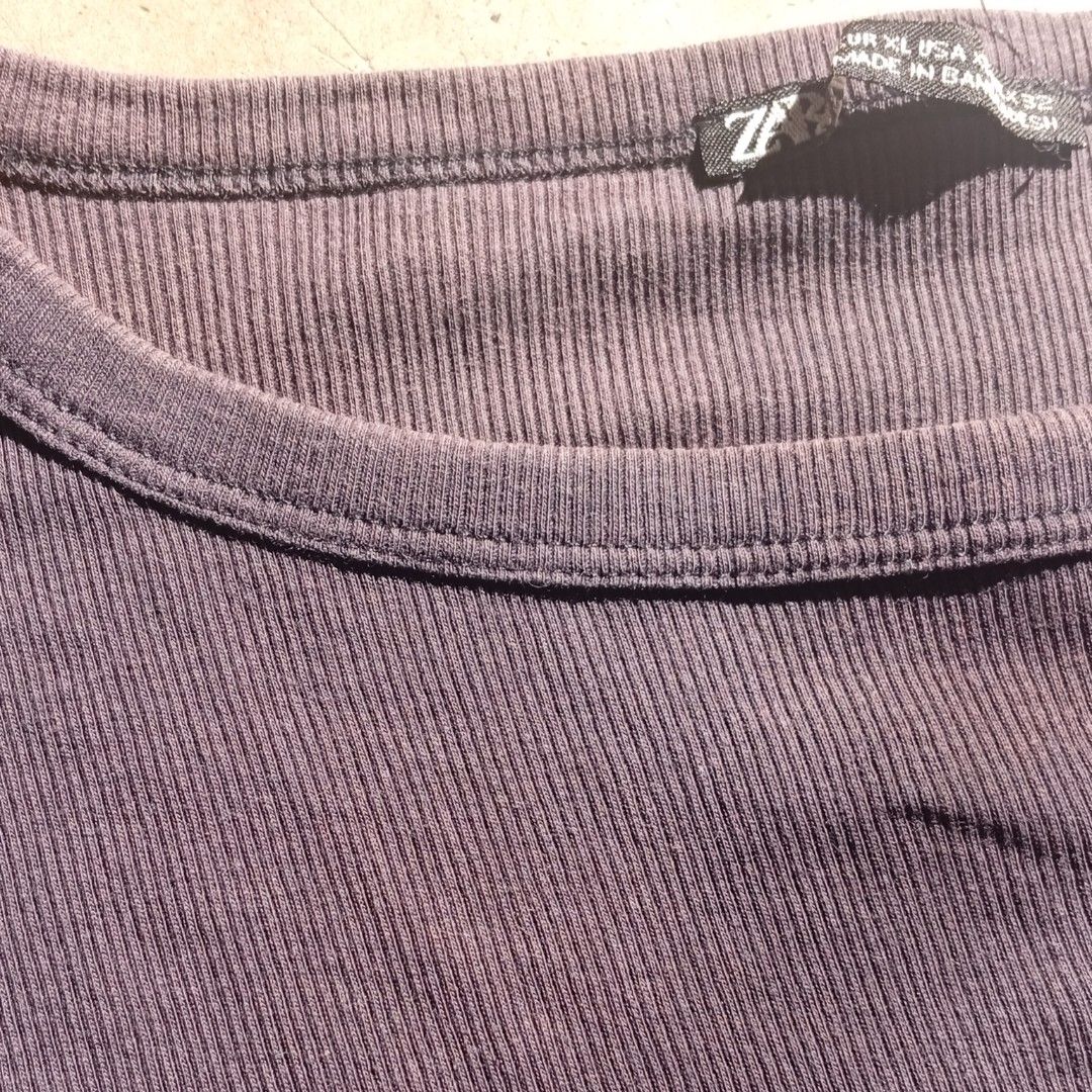 Zara Ribbed Crop Top (Category: Others Tops) located in Manila. Submitted by atarico (Listing ID 1405400210, Image 3). Description: PRICE NEGOTIABLE—JUST CLICK "MAKE OFFER"! 🪻Round neckline 🪻Short sleeves 🪻Gray color 🪻Size (in): Bust 35 | Shoulder 17 | Length 16.6 🍀Minor color fade near neckline 🍀Location: Pangasinan 🍀Payment first policy (check shop reviews for legitimacy check🩵) 🪻Pay via GCash 🍀Product will only be shipped after payme