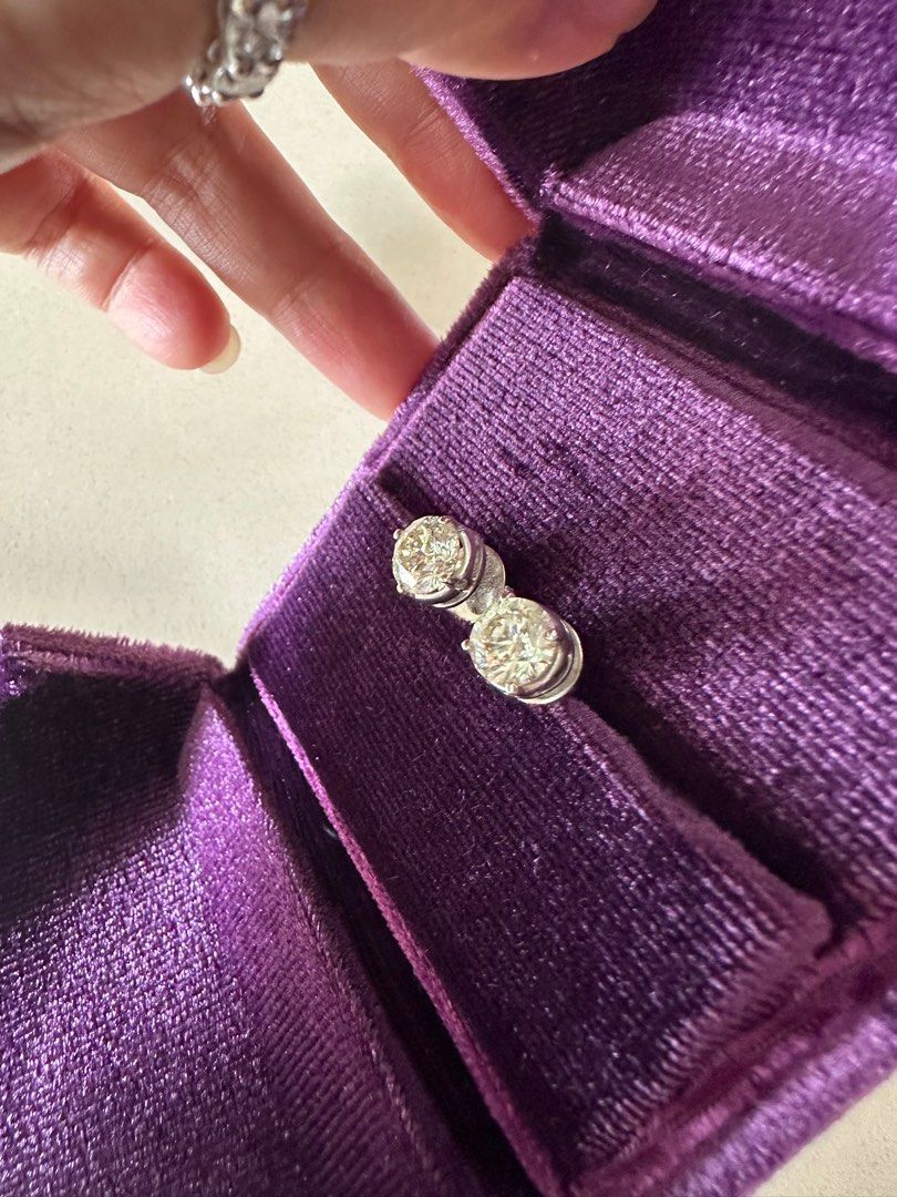 2.4cts tcw Diamond Stud Earrings (Category: Earrings) located in San Juan City. Submitted by fabbagger62976 (Listing ID 1405625107, Image 3). Description: 1.2 cts Diamond stud earrings /w GIA cert set in 14k wg .