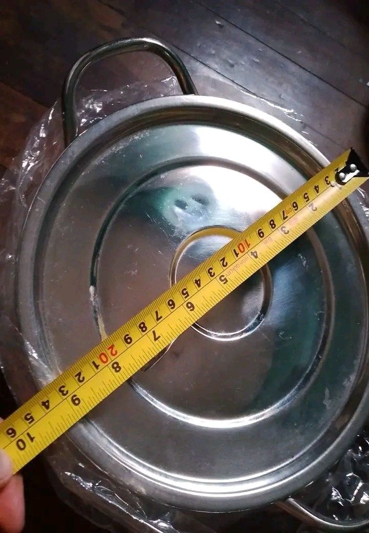 3 PCs Stainless Steel Pot with Lid (Category: Cookware & Accessories) located in Manila. Submitted by alex.lecaros (Listing ID 1405596008, Image 3). Description: - Stainless steel pot with lid - Approximately 20cm diameter - Approximately 20cm height - 5-liter capacity - Silver color - Lid with handle - Two side handles.