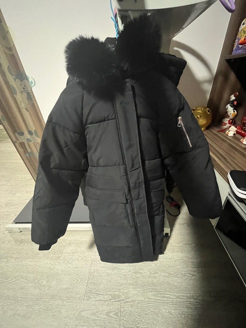 Assorted winter jackets (Category: Coats, Jackets and Outerwear) located in Singapore. Submitted by luv6r (Listing ID 1405618062, Image 4). Description: 1st pic: SuperDry ($50) 2nd: $40 3rd: $30 4th: $40 used 1-2 times, still good condition, dm for more pics and info :) meet up only thanks!.