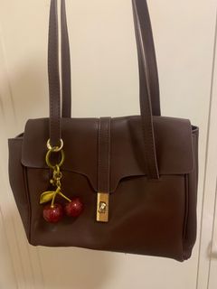 (Category: ) located in . Submitted by FashionFactory (Listing ID 1405702745, Image 1). Description: .