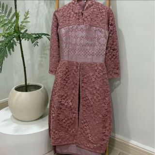 (Category: ) located in . Submitted by rewarewardrobe (Listing ID 1405583124, Image 1). Description: .