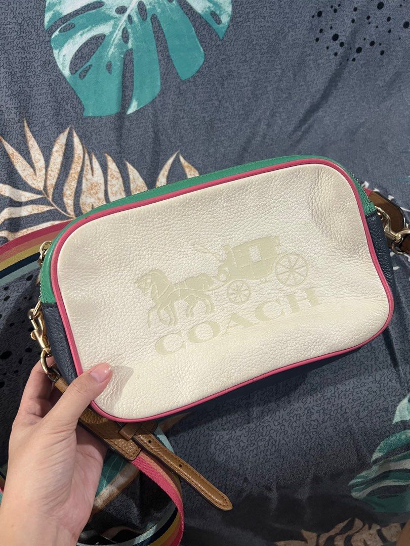 Coach Colorblock Crossbody Bag (Category: Cross-body Bags) located in Cebu City. Submitted by jasminfernandez (Listing ID 1405608894, Image 1). Description: - Still in a very good condtion - Nice for everyday use.