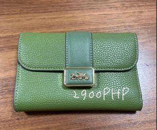 (Category: ) located in . Submitted by vintage_purge (Listing ID 1405647406, Image 1). Description: .