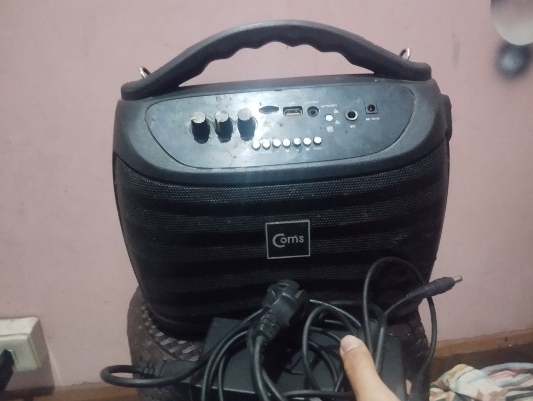 COMS BT SPEAKER AMP (Category: Soundbars, Speakers & Amplifiers) located in Manila. Submitted by havs5555 (Listing ID 1405682447, Image 1). Description: COMS BT AMP (Bluetooth Amplifier Board/Kit) Function: 2.1 Channel Amplifier (Stereo L/R + Subwoofer Output). Power: DIY Amplifier Board (Requires external DC power supply, typically 12V-24V). Output: Max 20W + 20W + 40W (Stereo + Subwoofer, varies by power supply). Inputs: Bluetooth Wireless Stre