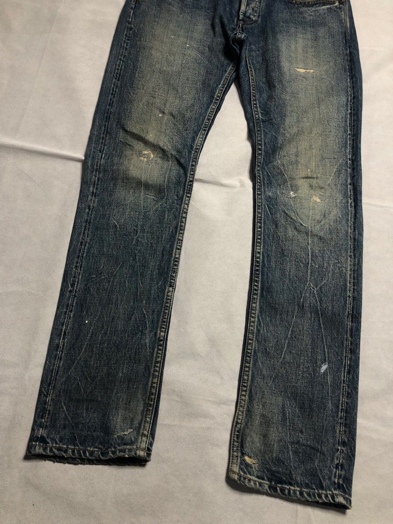 Denham Razor Slimfit Selvedge Jeans (Category: Jeans) located in Iloilo. Submitted by noy_thrift (Listing ID 1405672411, Image 3). Description: Denham Razor SlimFit Selvedge Jeans Waistline 34-35 Thighs 12.5 Knee 8 Leghole 7.5 Inseam 32 Outseam/Length 42.5 Front Rise 10 Back Rise 14.5 Excellent Condition Sign Of Usage Need Wash.