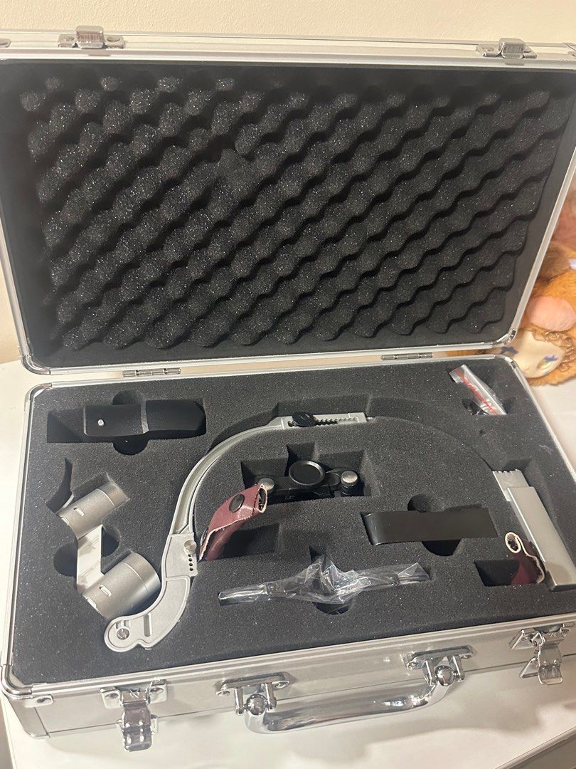 Dental Loupes with Light from Denpres (Category: Medical Supplies & Tools) located in Taguig. Submitted by dentisimo (Listing ID 1405668924, Image 2). Description: Bought for 4,800 - slight nego Rfs: need funds.